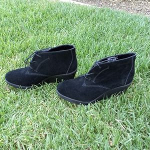 Black suede White Mountain lace up wedge booties 9